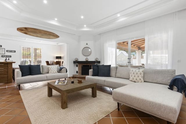 5 bedroom Villa for sale in Las Chapas - El Rosario, Marbella with pool garage - € 2,350,000 (Ref: 9451166)