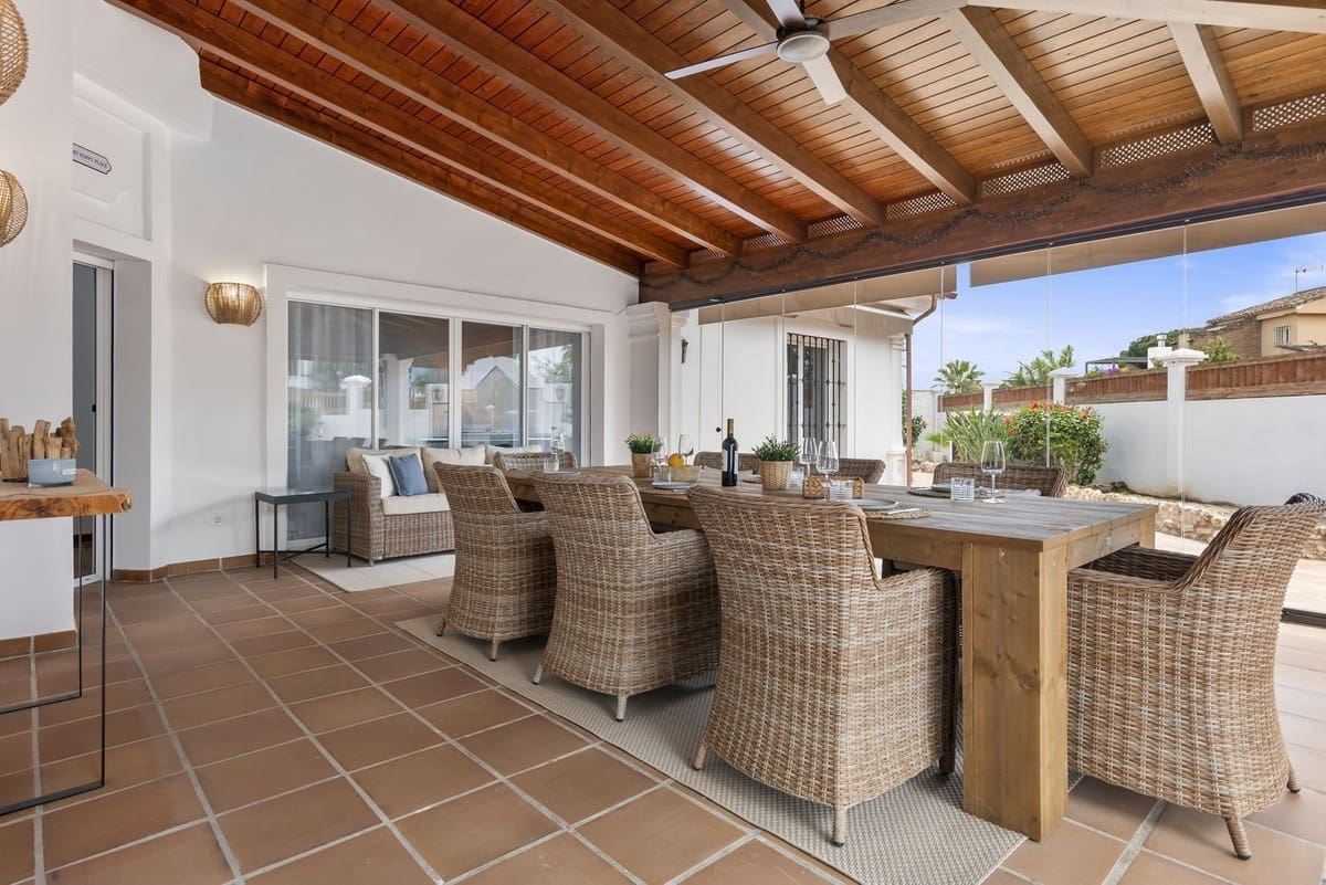 5 bedroom Villa for sale in Marbella with pool garage - € 2,350,000 (Ref: 9451166)