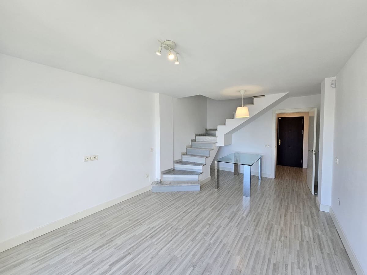 4 bedroom Apartment for sale in Riviera del Sol with pool - € 379,500 (Ref: 9451377)