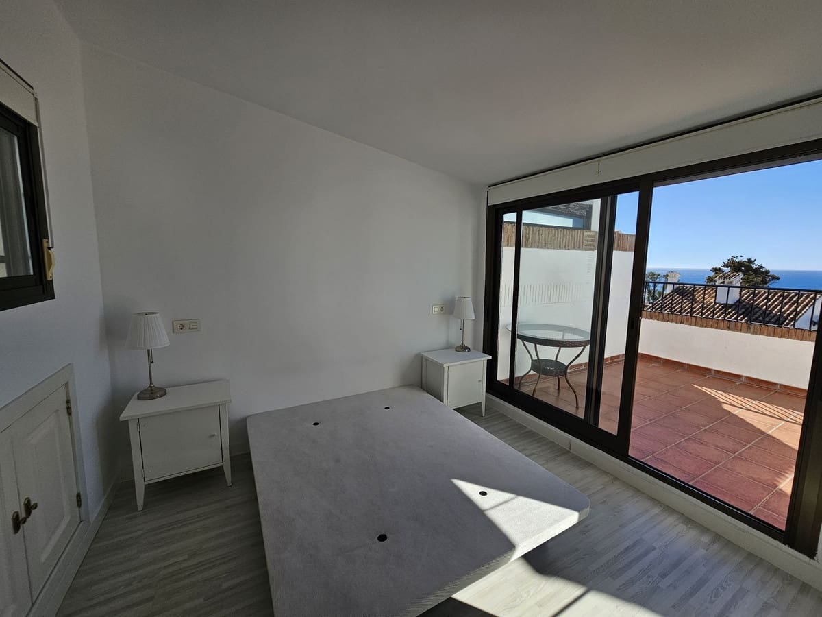 4 bedroom Apartment for sale in Riviera del Sol with pool - € 379,500 (Ref: 9451377)