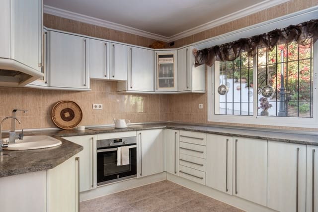 3 soverom Hus til salgs i Monda med garasje - € 349 000 (Ref: 9451378)