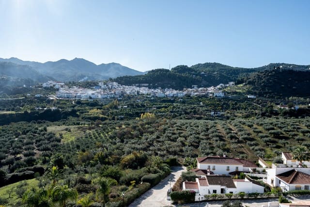 3 soverom Hus til salgs i Monda med garasje - € 349 000 (Ref: 9451378)