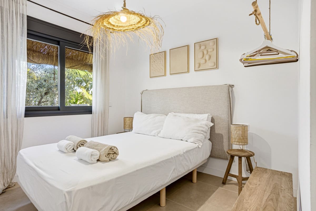 3 soveværelse Byhus til salg i Estepona med swimmingpool garage - € 549.900 (Ref: 9451380)