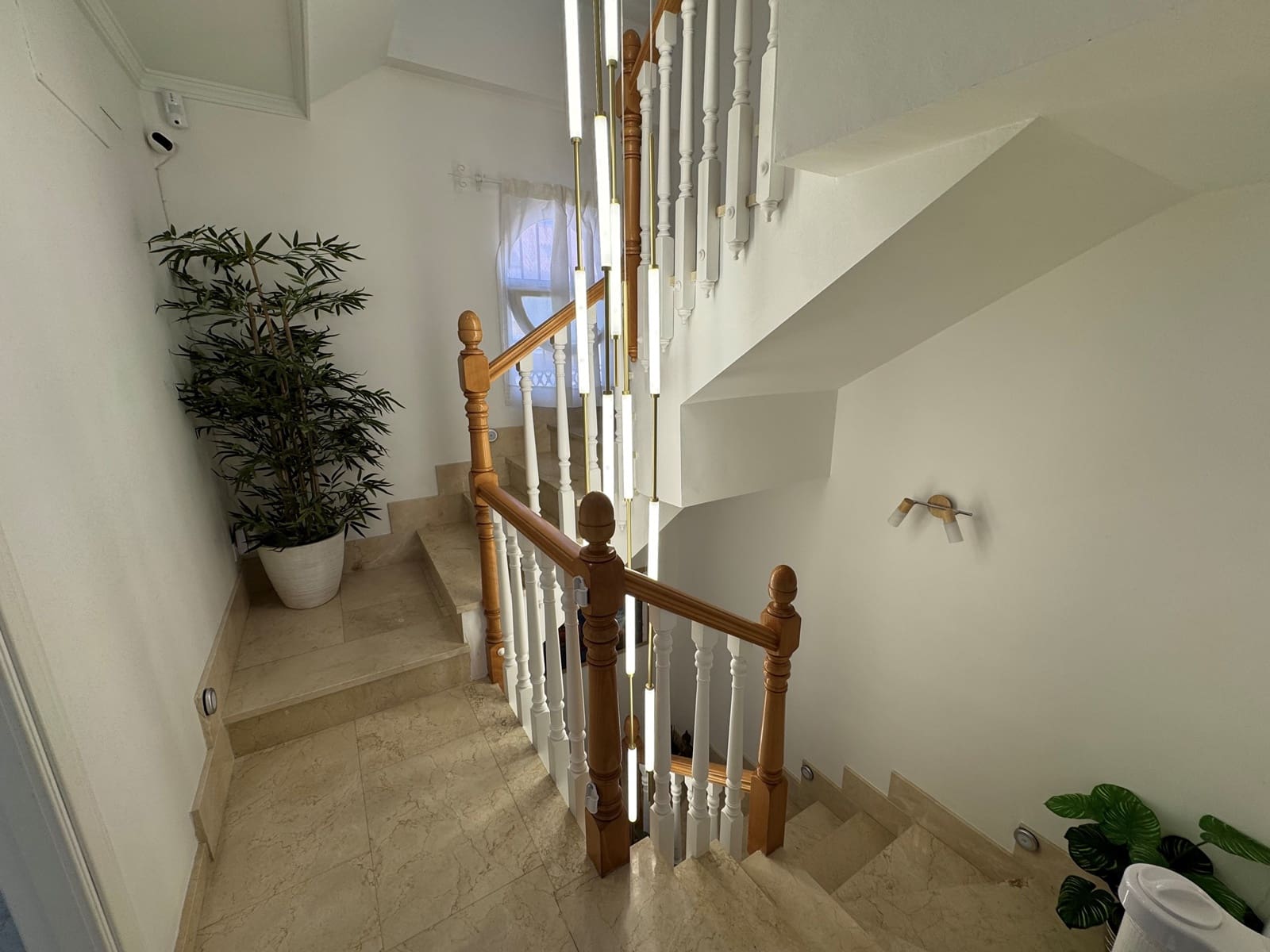 4 bedroom Townhouse for sale in Calahonda with pool garage - € 660,000 (Ref: 9451418)