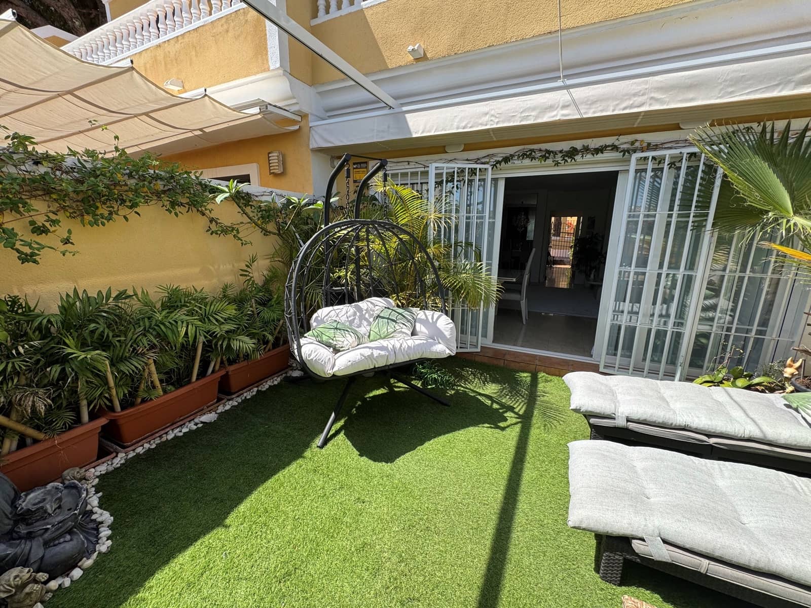 4 bedroom Townhouse for sale in Calahonda with pool garage - € 660,000 (Ref: 9451418)