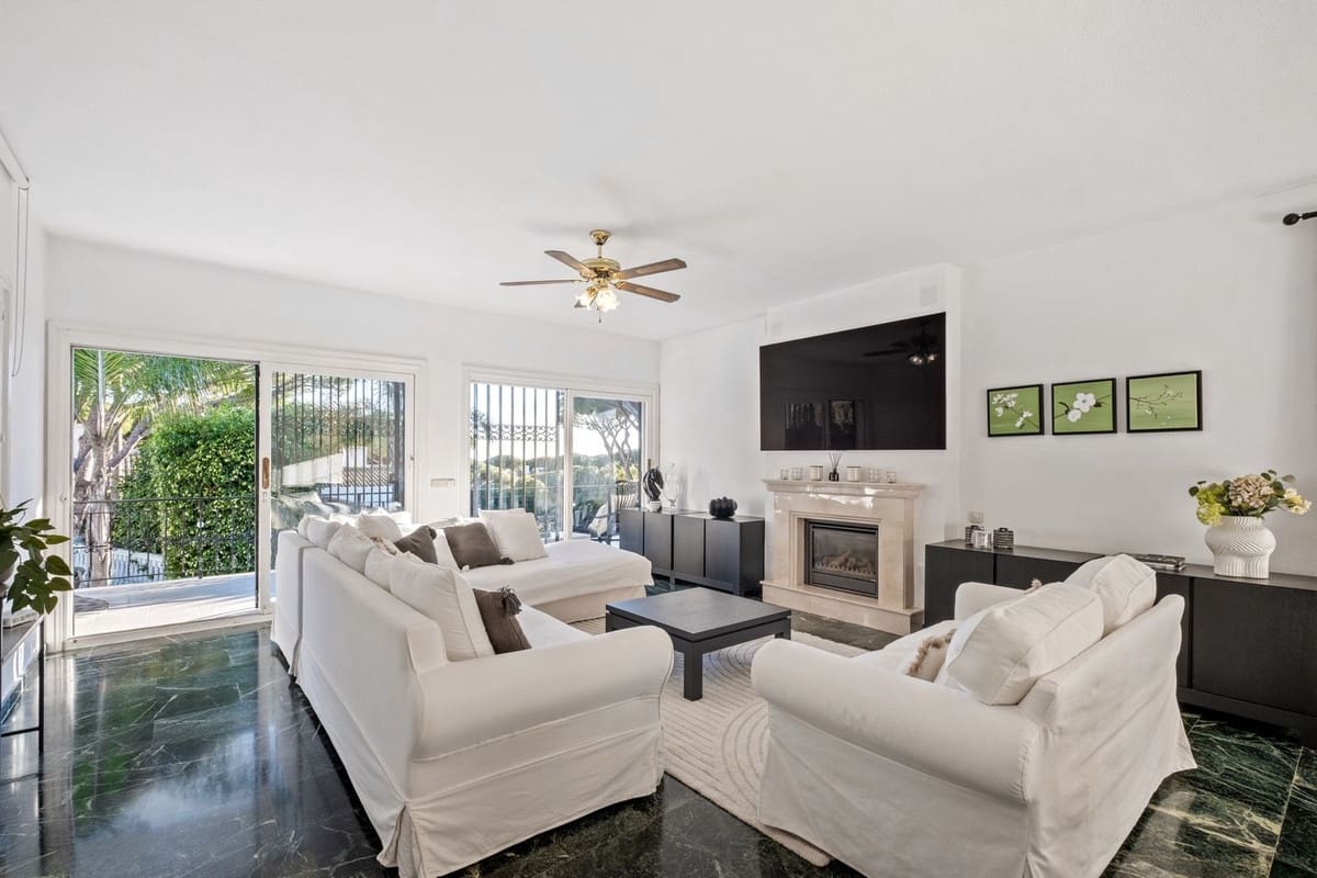 6 soveværelse Villa til salg i Calahonda med swimmingpool garage - € 1.200.000 (Ref: 9451469)