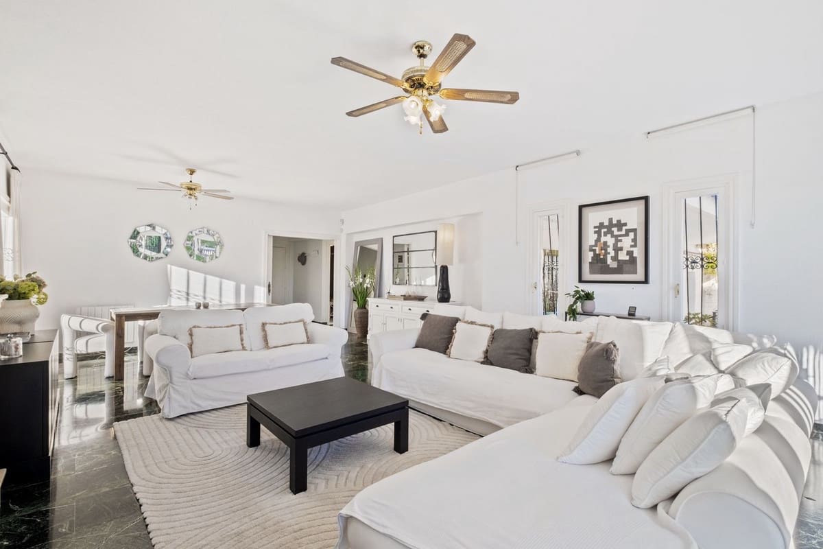 6 soveværelse Villa til salg i Calahonda med swimmingpool garage - € 1.200.000 (Ref: 9451469)