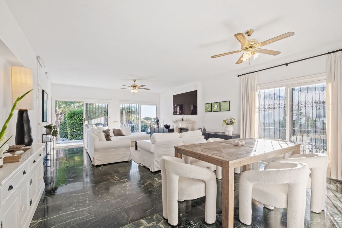 6 soveværelse Villa til salg i Calahonda med swimmingpool garage - € 1.200.000 (Ref: 9451469)