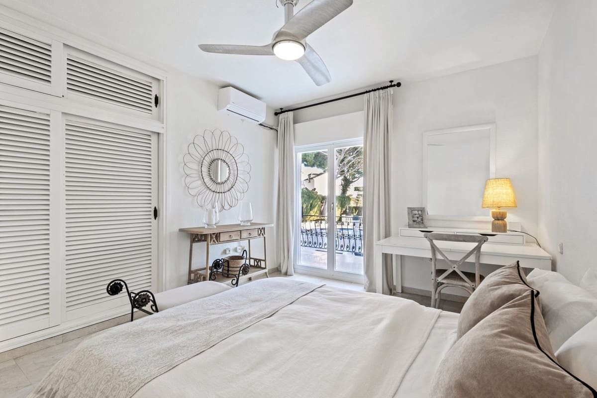 6 soveværelse Villa til salg i Calahonda med swimmingpool garage - € 1.200.000 (Ref: 9451469)