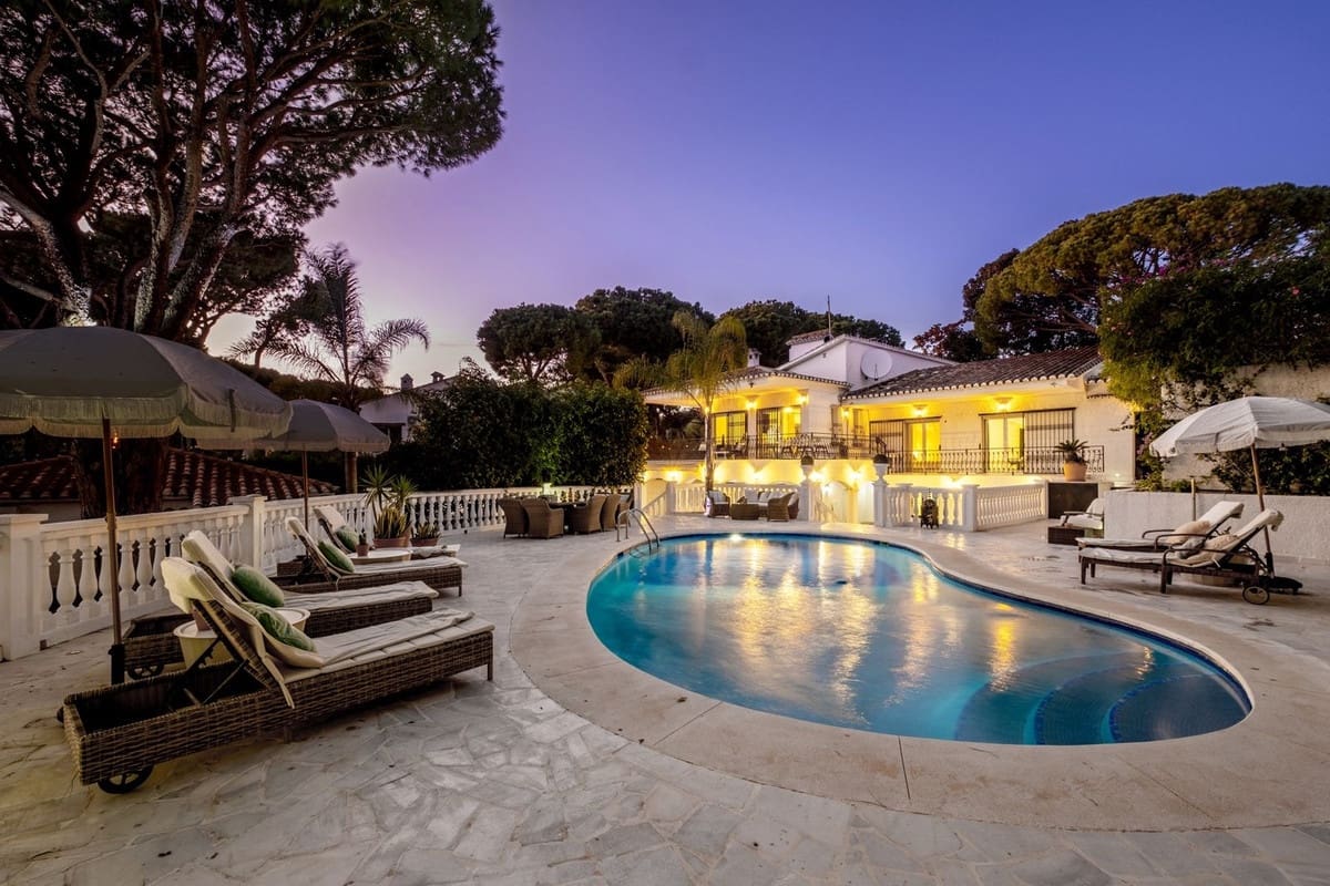 6 soveværelse Villa til salg i Calahonda med swimmingpool garage - € 1.200.000 (Ref: 9451469)