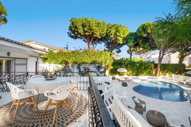 6 soveværelse Villa til salg i Calahonda, Mijas med swimmingpool garage - € 1.200.000 (Ref: 9451469)