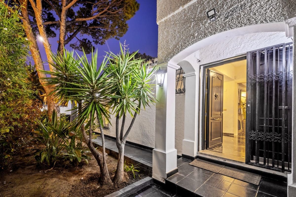 6 soveværelse Villa til salg i Calahonda med swimmingpool garage - € 1.200.000 (Ref: 9451469)