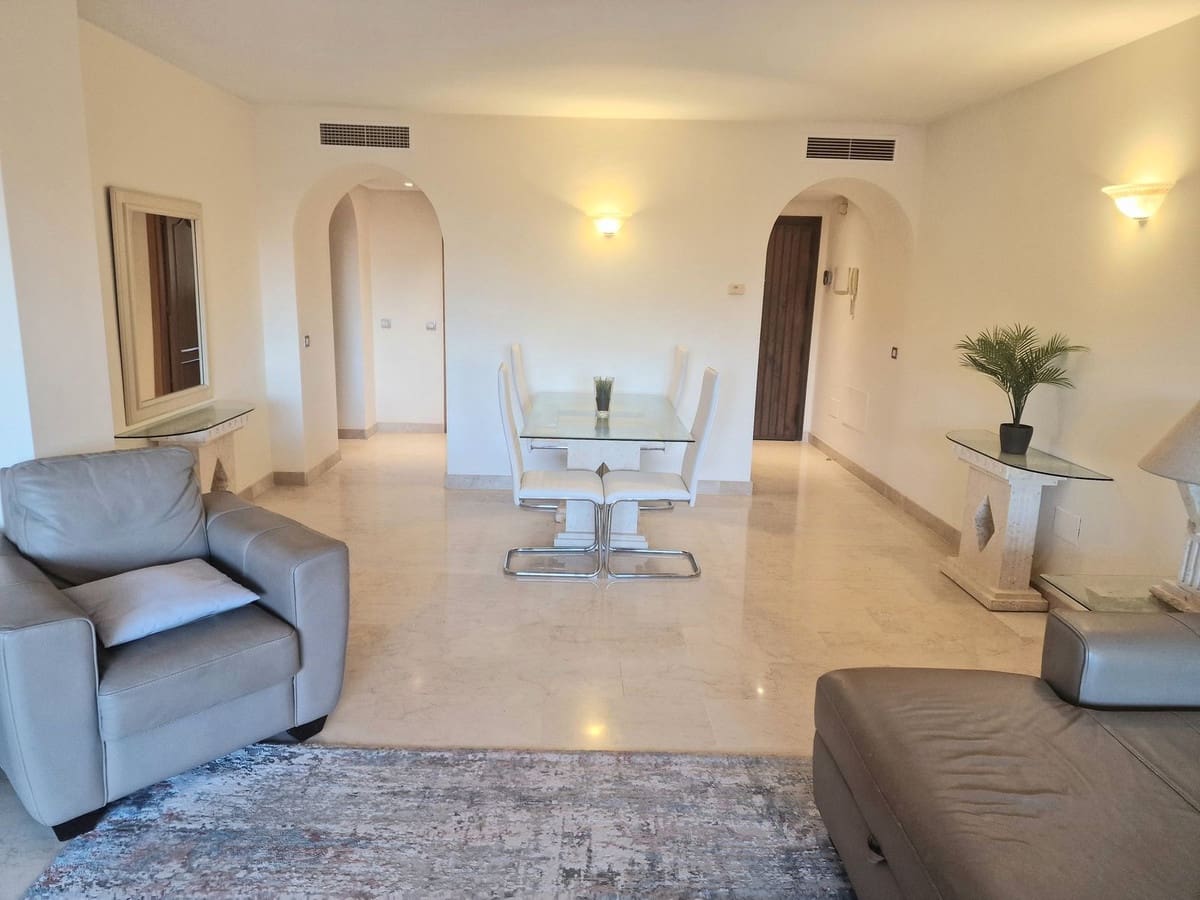 2 quarto Apartamento para venda em Estepona com piscina garagem - 369 500 € (Ref: 9451485)