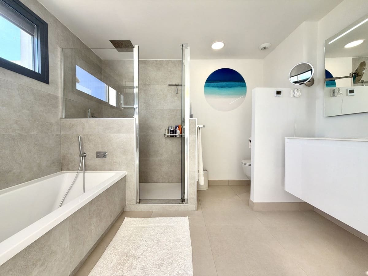 2 sypialnia Penthouse na sprzedaż w La Cala de Mijas z basenem garażem - 995 000 € (Ref: 9453277)