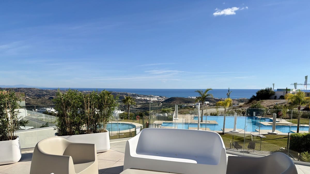 2 sypialnia Penthouse na sprzedaż w La Cala de Mijas z basenem garażem - 995 000 € (Ref: 9453277)