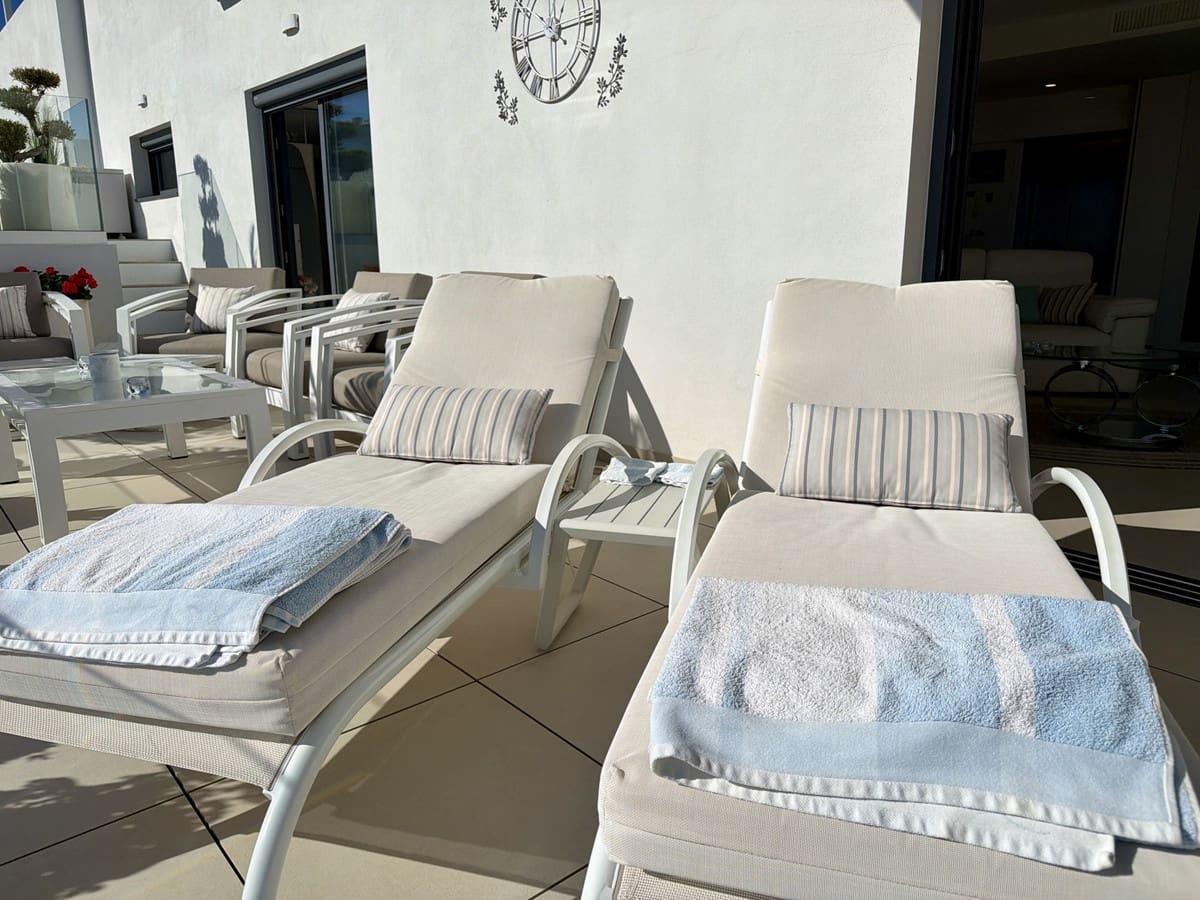 2 sypialnia Penthouse na sprzedaż w La Cala de Mijas z basenem garażem - 995 000 € (Ref: 9453277)