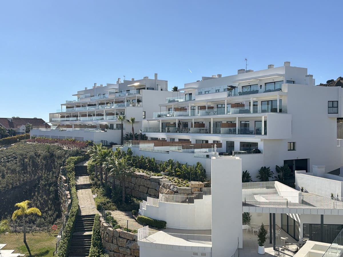 2 sypialnia Penthouse na sprzedaż w La Cala de Mijas z basenem garażem - 995 000 € (Ref: 9453277)