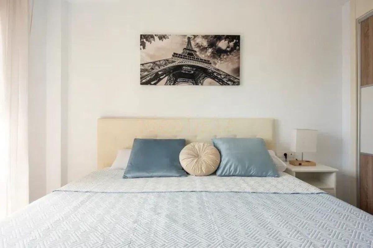 2 bedroom Apartment for sale in Nueva Andalucia with pool garage - € 397,000 (Ref: 9453429)