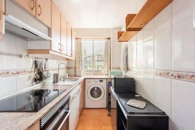 2 bedroom Apartment for sale in Nueva Andalucía Centro, Marbella with pool garage - € 397,000 (Ref: 9453429)