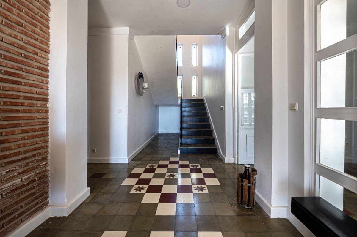 Chalet de 4 habitaciones en Archidona en venta con piscina garaje - 519.000 € (Ref: 9453451)