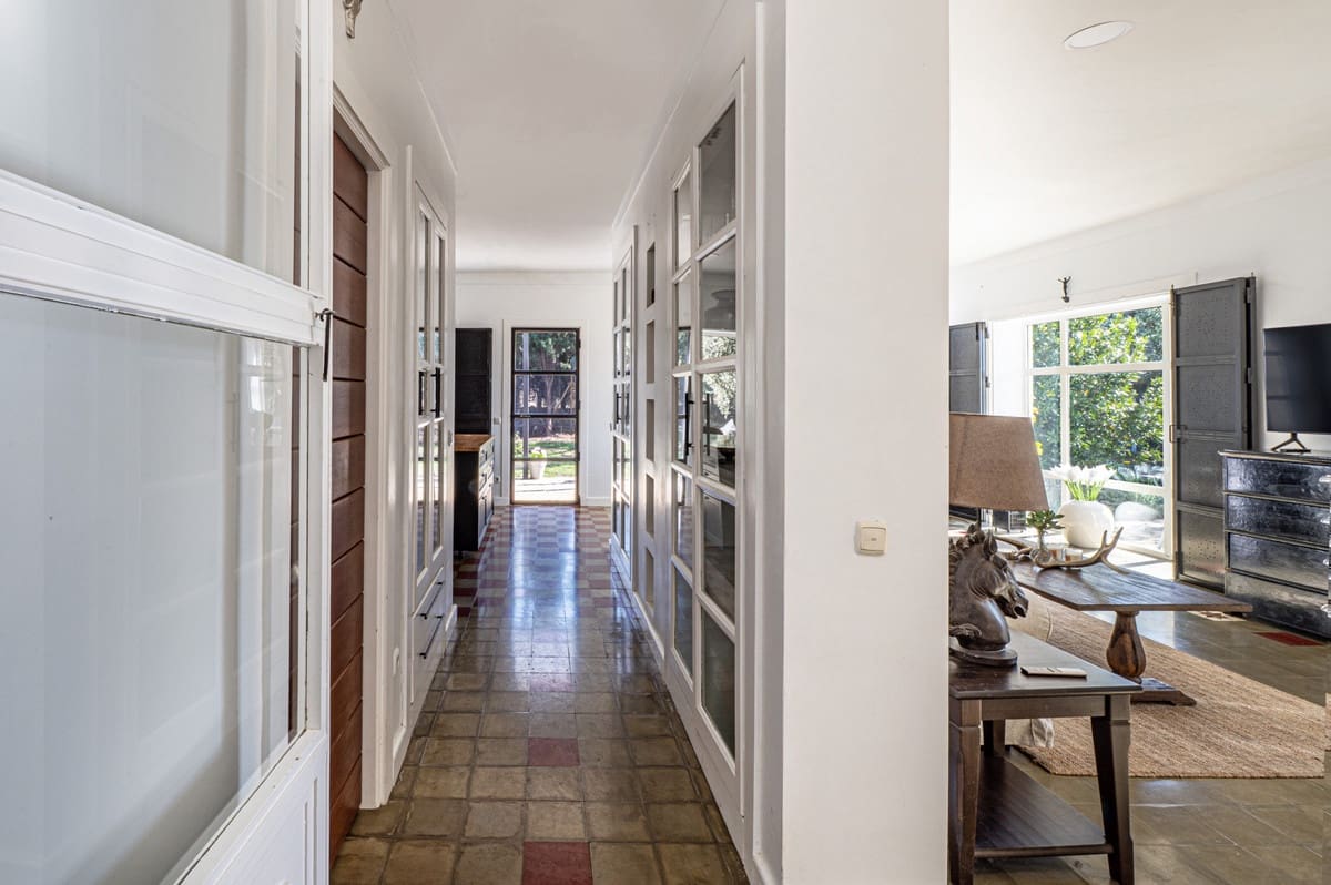 Chalet de 4 habitaciones en Archidona en venta con piscina garaje - 519.000 € (Ref: 9453451)