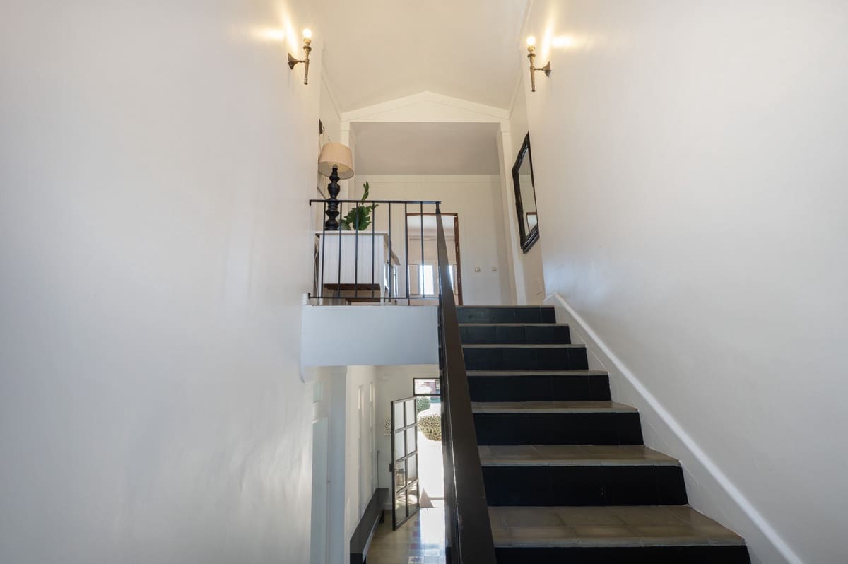 Chalet de 4 habitaciones en Archidona en venta con piscina garaje - 519.000 € (Ref: 9453451)