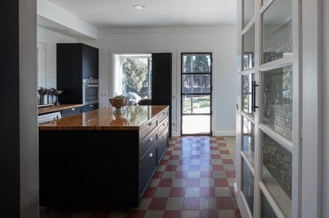 4 makuuhuone Huvila myytävänä paikassa Archidona mukana uima-altaan 
autotalli - 519 000 € (Ref: 9453451)