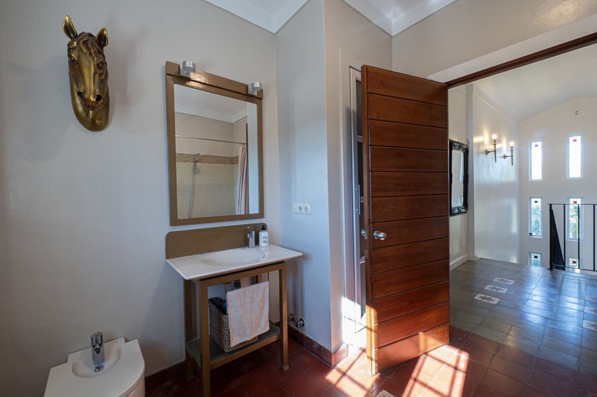 Chalet de 4 habitaciones en Archidona en venta con piscina garaje - 519.000 € (Ref: 9453451)