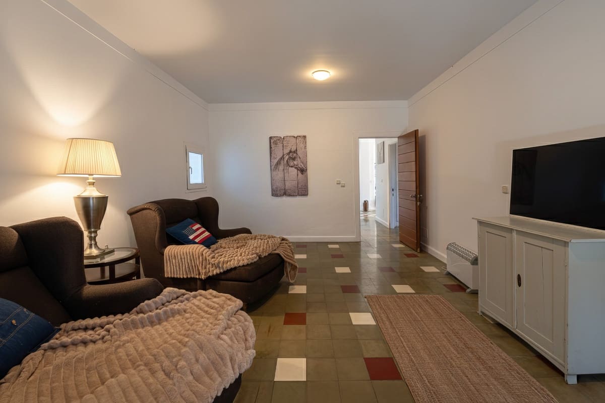 Chalet de 4 habitaciones en Archidona en venta con piscina garaje - 519.000 € (Ref: 9453451)