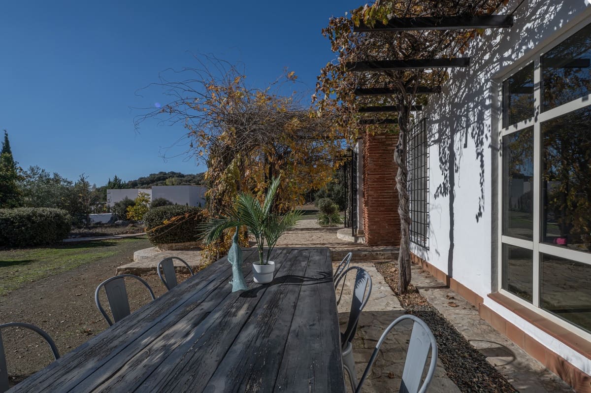 Chalet de 4 habitaciones en Archidona en venta con piscina garaje - 519.000 € (Ref: 9453451)