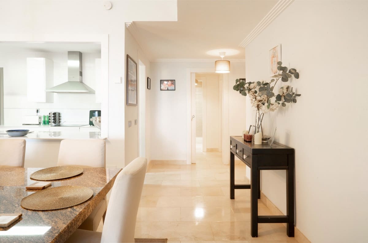 3 bedroom Apartment for sale in Benahavis with pool - € 630,000 (Ref: 9453463)