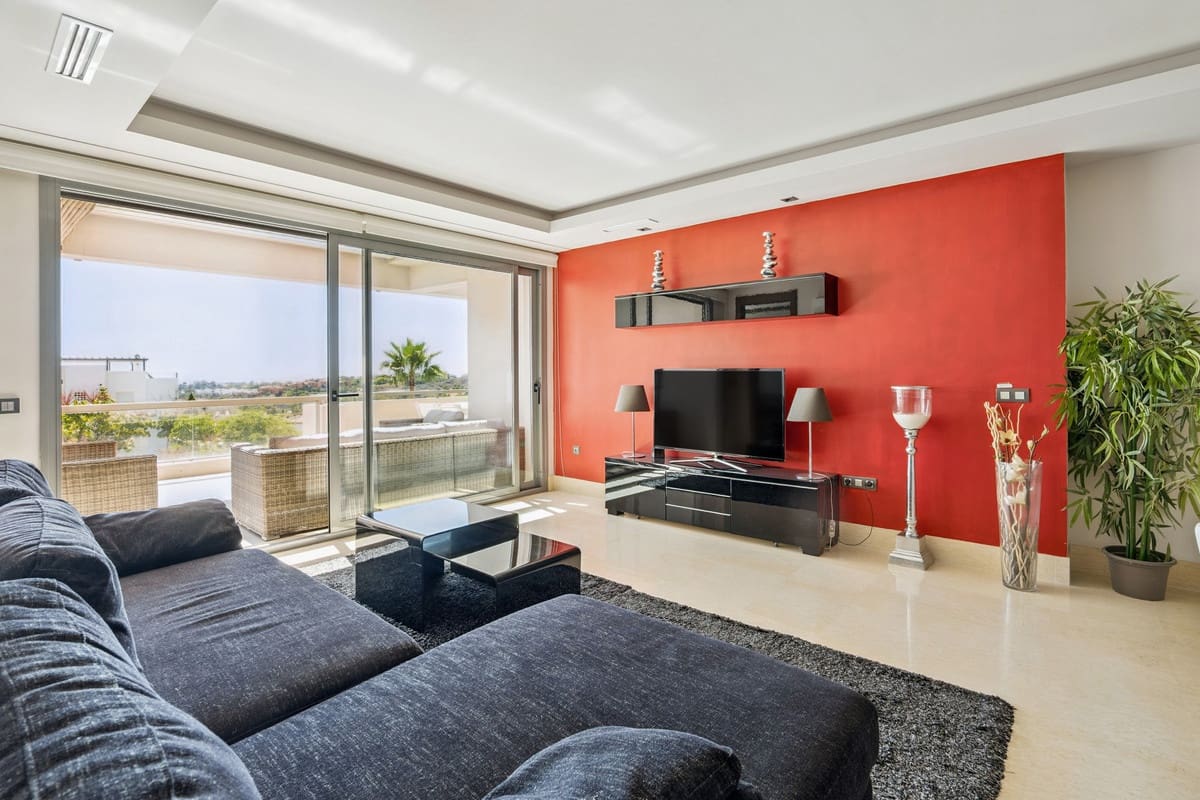 2 bedroom Apartment for sale in Benahavis with pool garage - € 675,000 (Ref: 9453465)