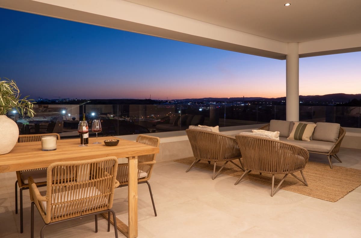 2 bedroom Apartment for sale in Estepona with pool garage - € 925,000 (Ref: 9453466)