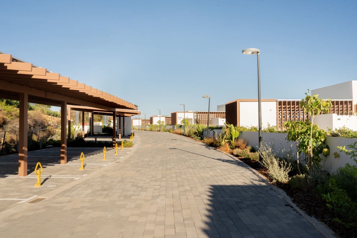 2 bedroom Apartment for sale in Estepona with pool garage - € 925,000 (Ref: 9453466)