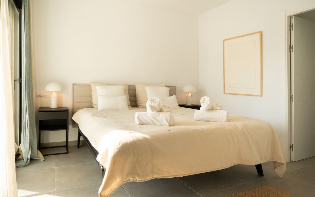 3 sypialnia Willa na sprzedaż w Estepona z basenem garażem - 995 000 € (Ref: 9453491)