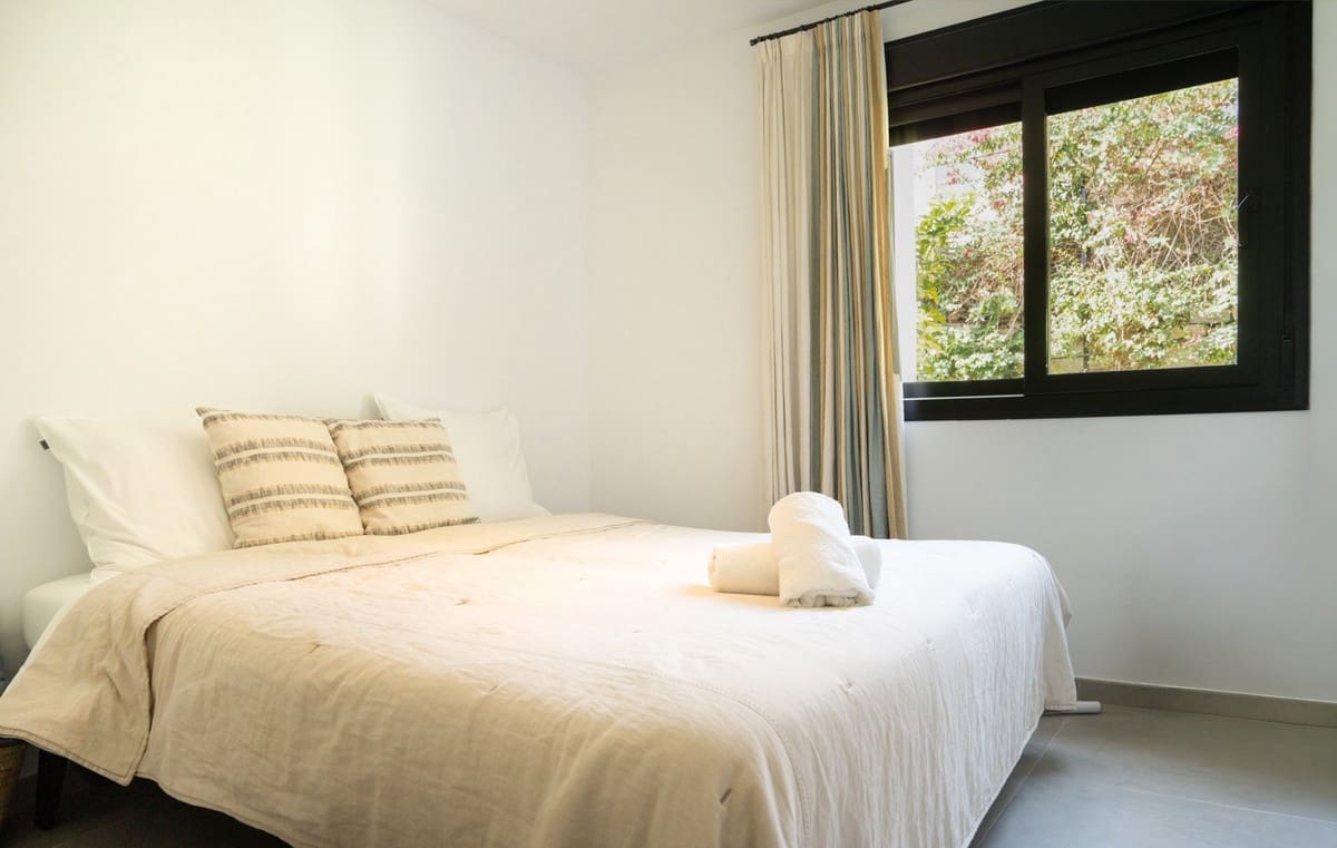 3 sypialnia Willa na sprzedaż w Estepona z basenem garażem - 995 000 € (Ref: 9453491)