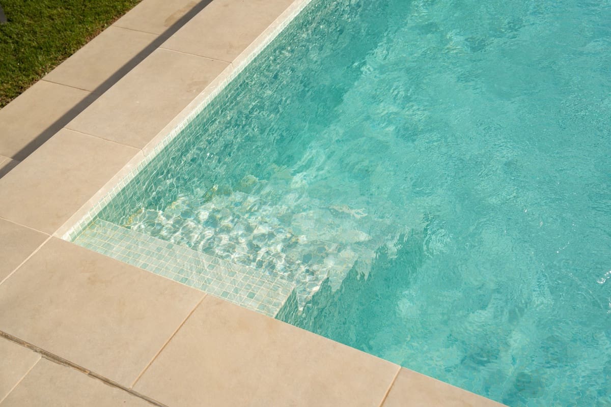 3 sypialnia Willa na sprzedaż w Estepona z basenem garażem - 995 000 € (Ref: 9453491)