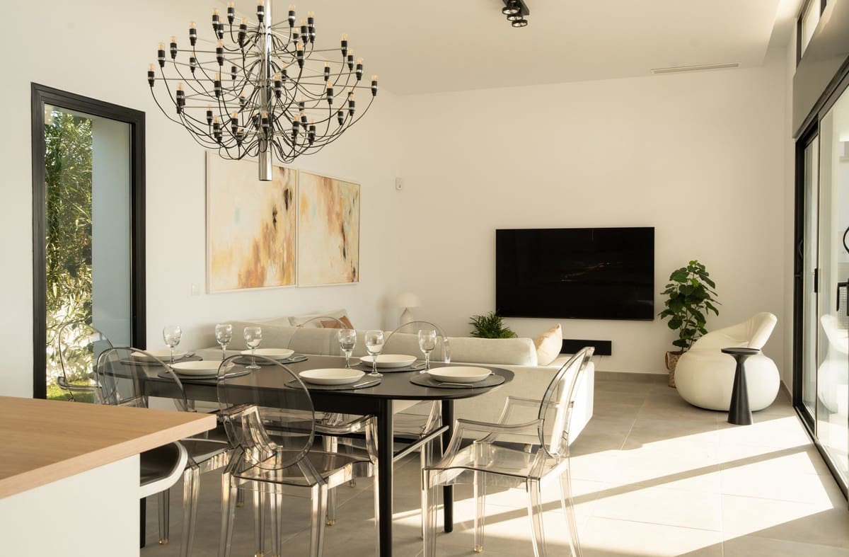 3 sypialnia Willa na sprzedaż w Estepona z basenem garażem - 995 000 € (Ref: 9453491)