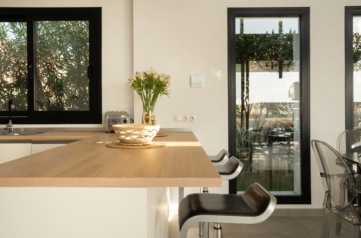 3 sypialnia Willa na sprzedaż w Estepona z basenem garażem - 995 000 € (Ref: 9453491)