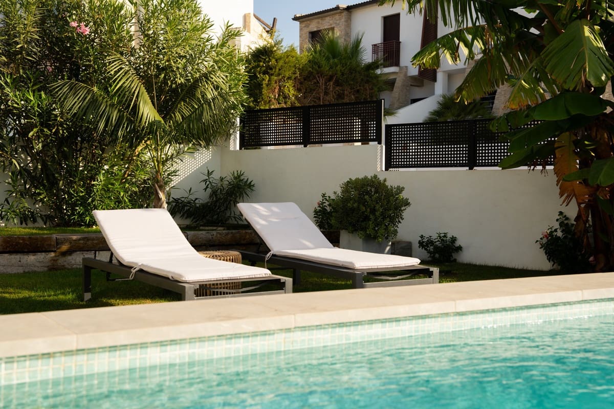 3 sypialnia Willa na sprzedaż w Estepona z basenem garażem - 995 000 € (Ref: 9453491)