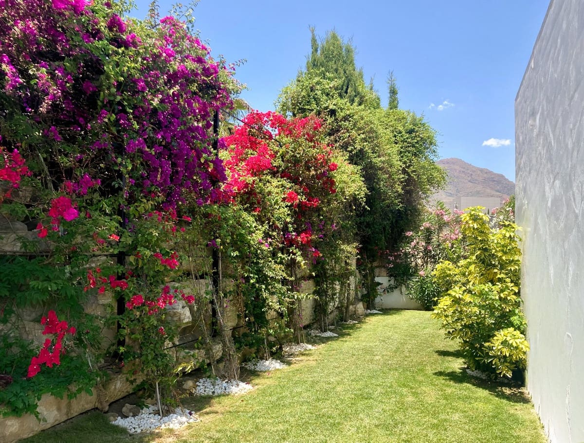 3 sypialnia Willa na sprzedaż w Estepona z basenem garażem - 995 000 € (Ref: 9453491)