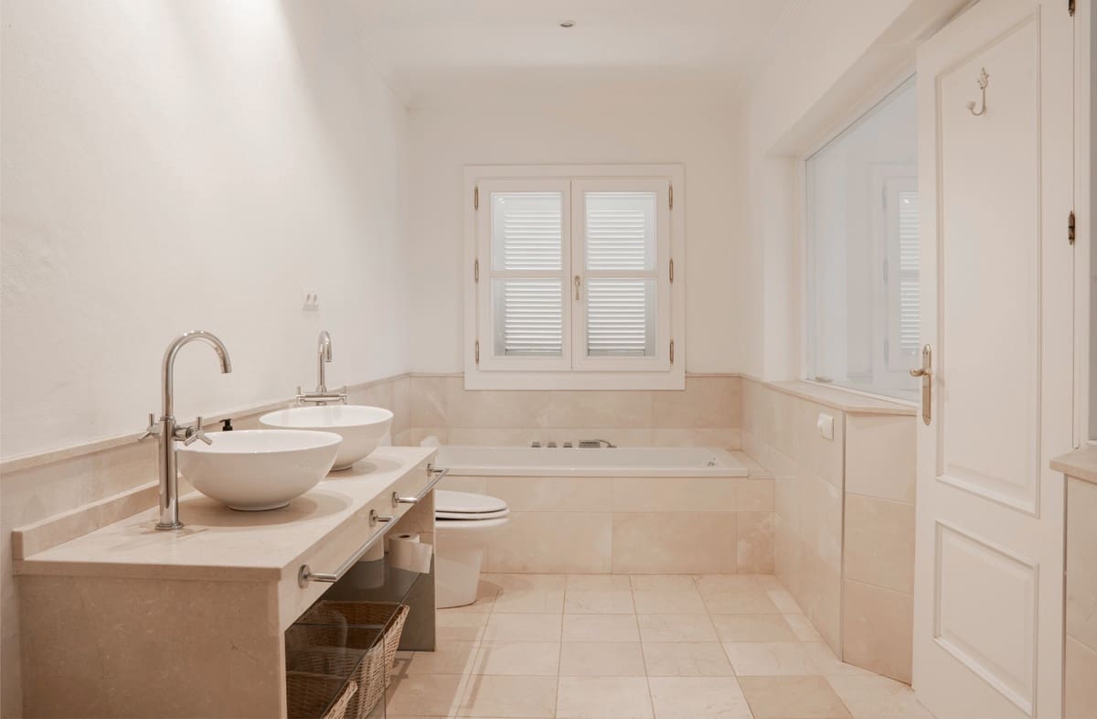 4 quarto Moradia para venda em Benahavis com piscina garagem - 1 550 000 € (Ref: 9453519)