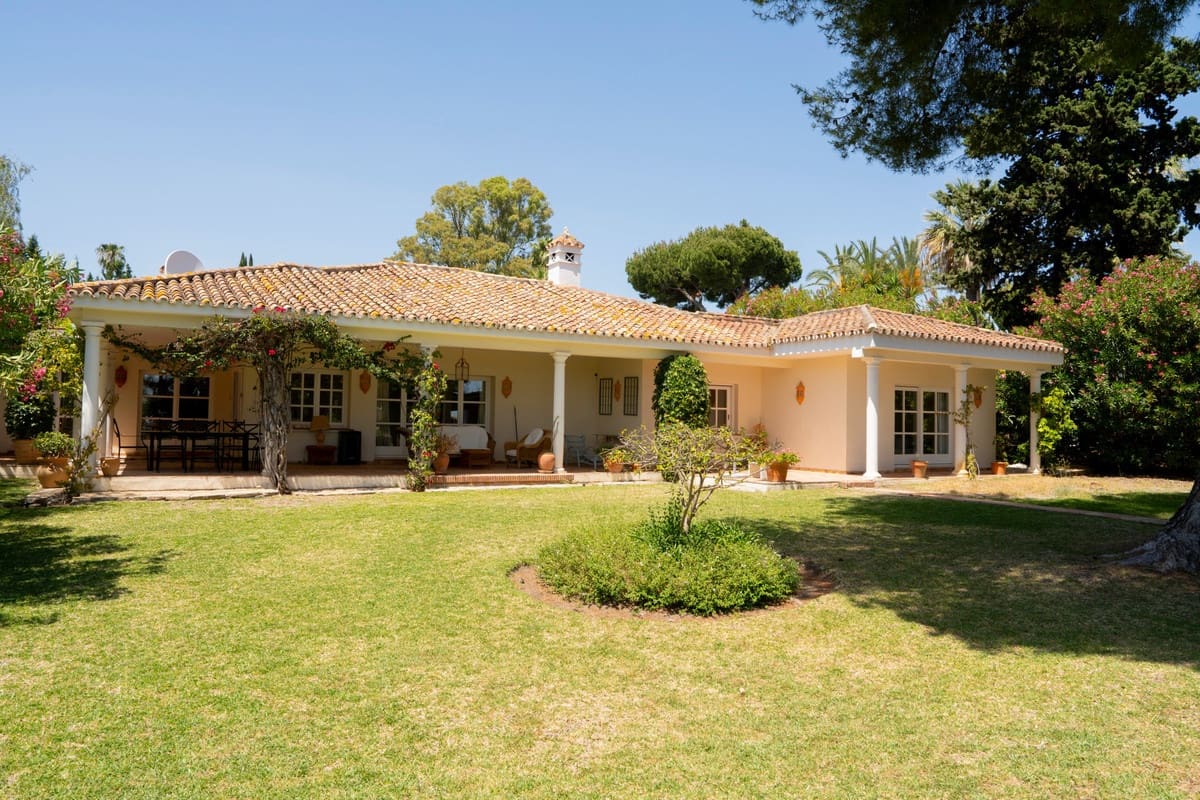 4 quarto Moradia para venda em Benahavis com piscina garagem - 1 550 000 € (Ref: 9453519)