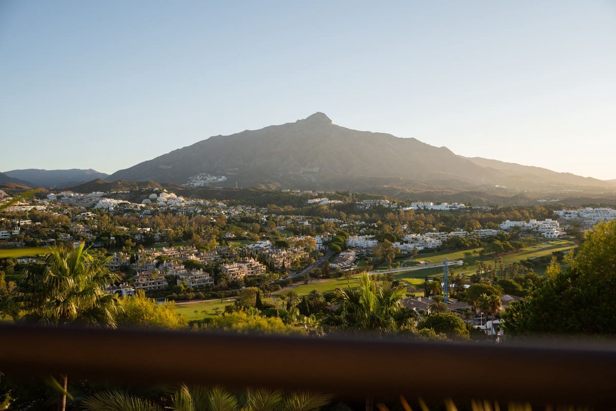 3 slaapkamer Penthouse te koop in Nueva Andalucia met zwembad - € 2.695.000 (Ref: 9453535)