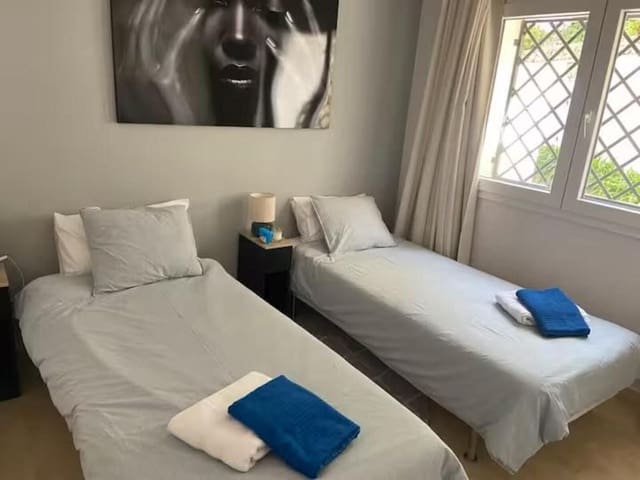 2 soverom Leilighet til salgs i Aloha Golf, Marbella med svømmebasseng garasje - € 445 000 (Ref: 9465727)