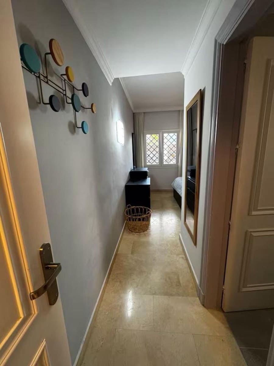 2 soverom Leilighet til salgs i Aloha Golf med svømmebasseng garasje - € 445 000 (Ref: 9465727)