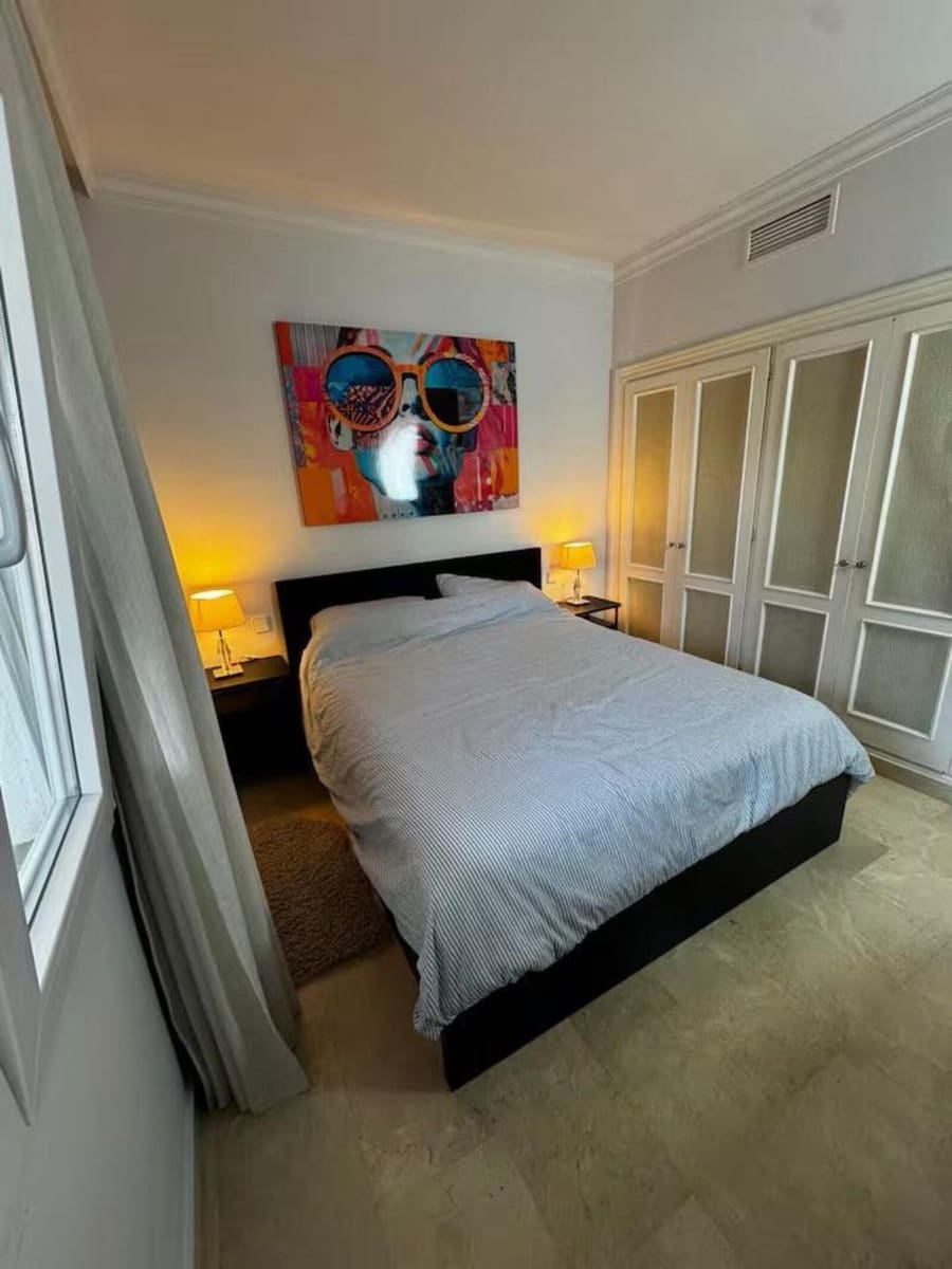 2 soverom Leilighet til salgs i Aloha Golf med svømmebasseng garasje - € 445 000 (Ref: 9465727)