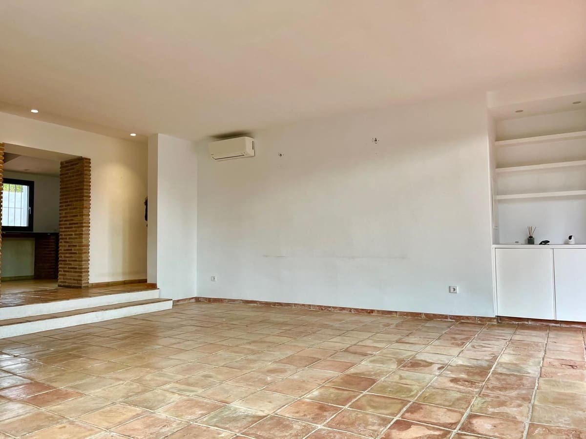 3 camera da letto Villa in vendita in Golden Mile con piscina garage - 1.800.000 € (Rif: 9465731)