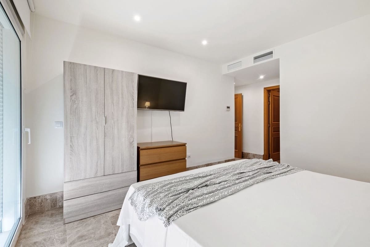 Apartamento de 3 habitaciones en Marbella en venta con piscina garaje - 575.000 € (Ref: 9465733)