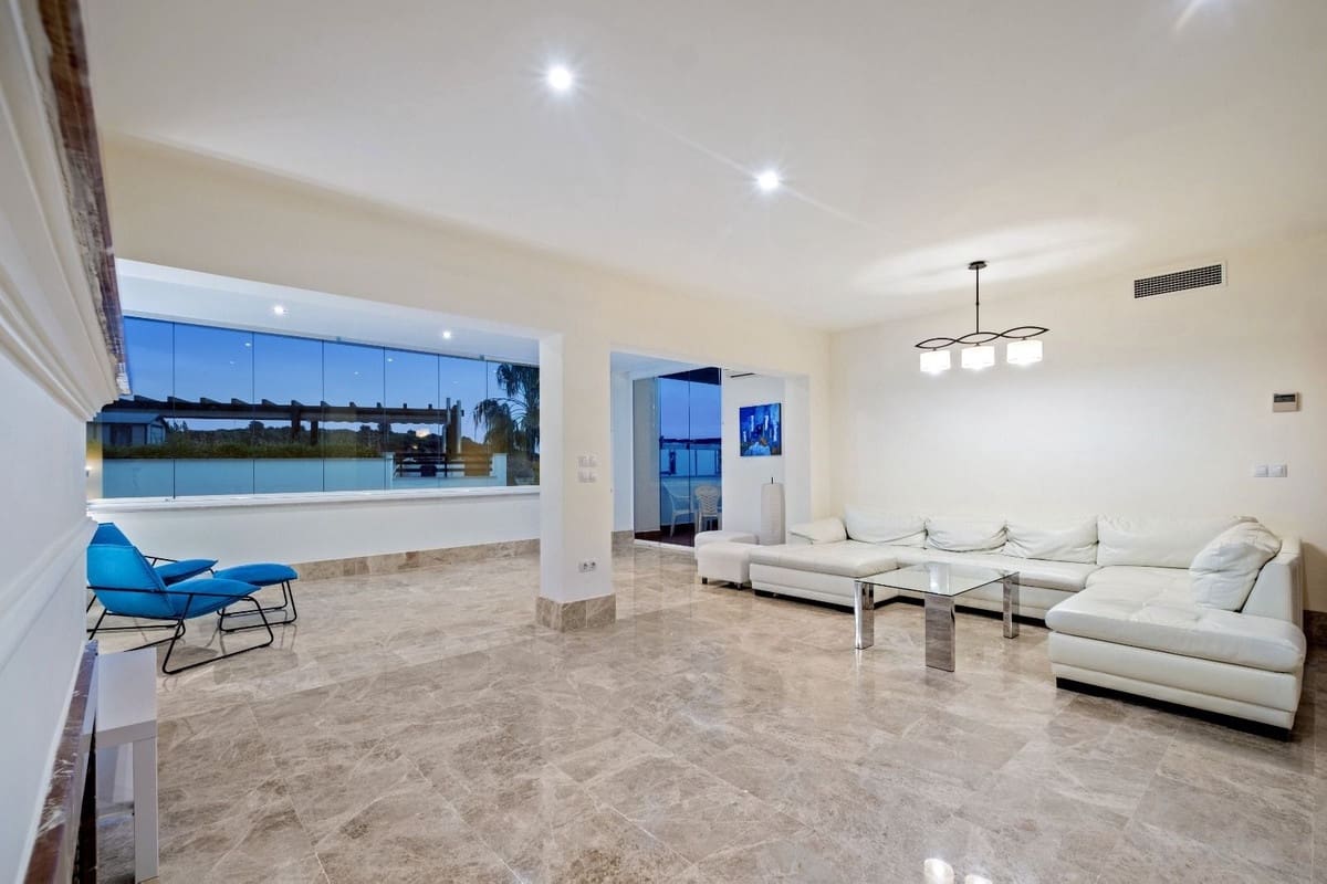 Apartamento de 3 habitaciones en Marbella en venta con piscina garaje - 575.000 € (Ref: 9465733)